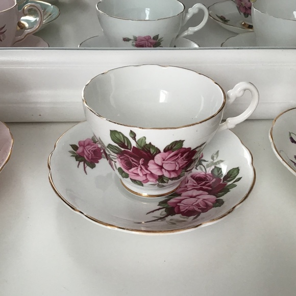 Beautiful Tea cup and Saucer Pink w/ Green - Picture 1 of 4